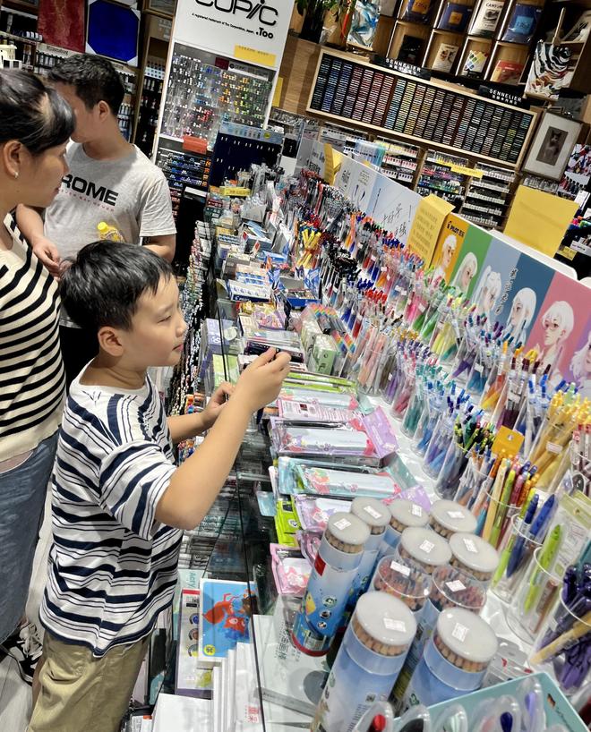 时节开学季书包文具齐焕新！学习用品“创意浓度”高“黑科技”直